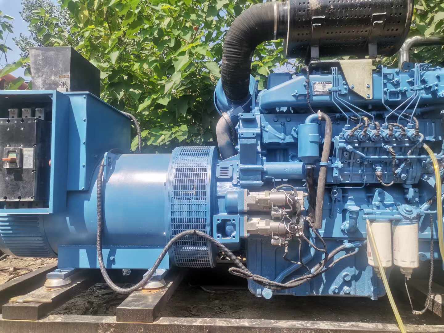 田林详细说明降低 800kW 柴油发电机输出电流波动的方法
