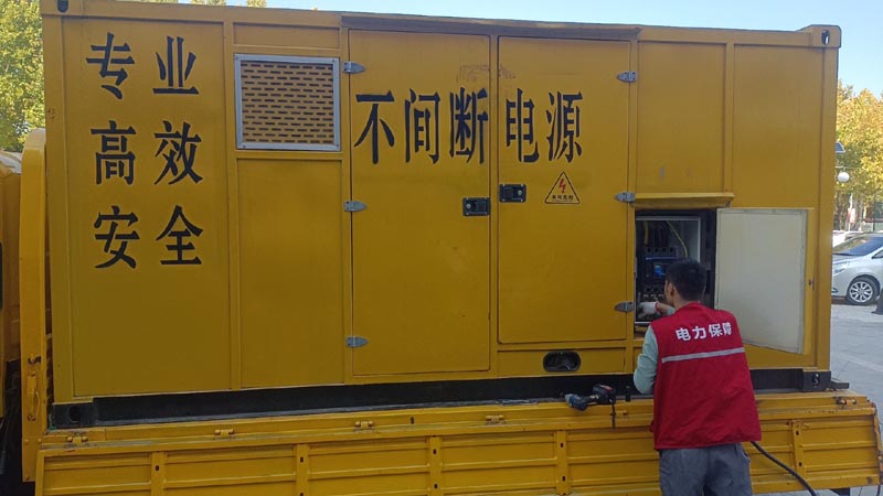 田林柴油发电机组和UPS电源配合使用时，如何避免切换过程中的电力中断？